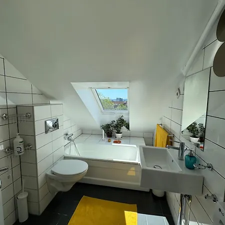 Apartment Spacious Loft In Trendy Area *