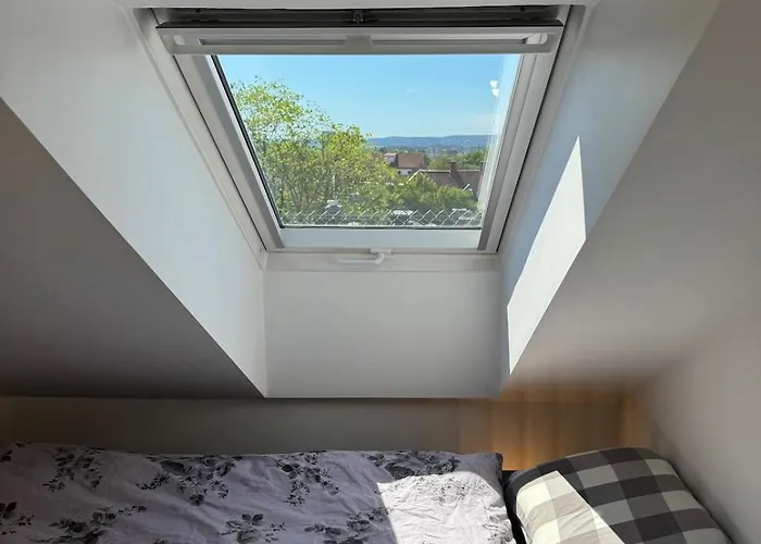 Spacious Loft In Trendy Area Leilighet