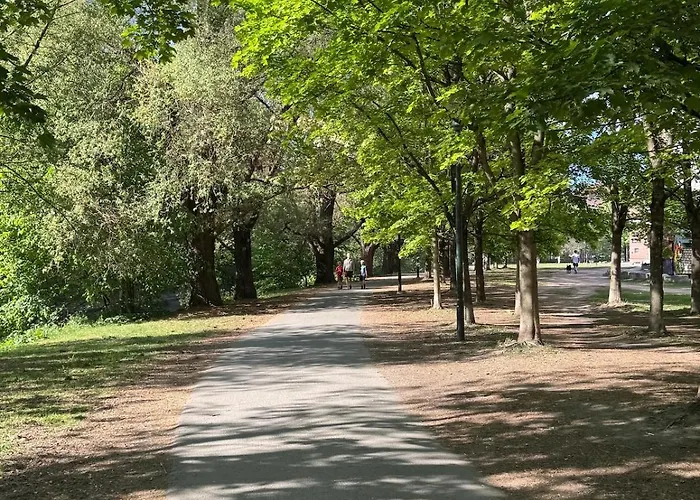 Lägenhet Spacious Loft In Trendy Area *